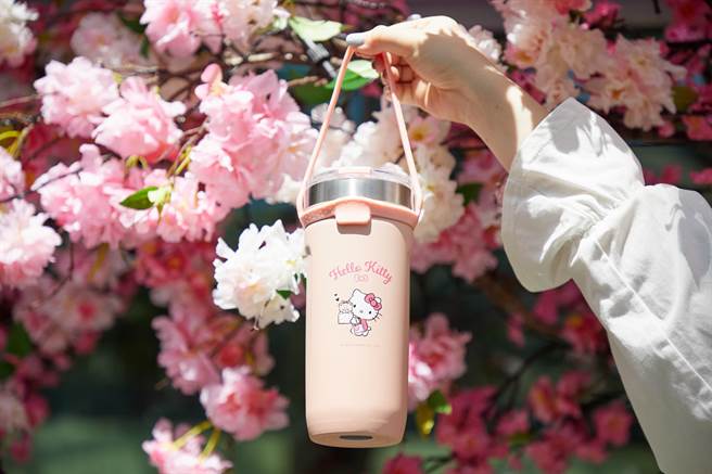 Global Mall周年庆10月13日至17日期间，扣350点可免费换「Hello Kitty不锈钢杯」。（Global Mall提供／朱世凯台北传真）