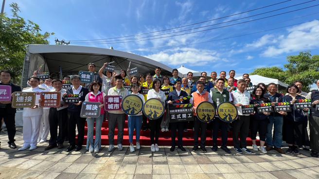 高雄市政府针对翠华路瓶颈路段推动道路拓宽工程计画今天举行开工祈福仪式（图片来源：高雄市工务局提供）