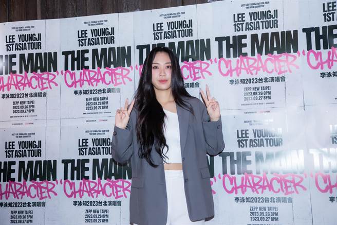 李泳知将人生首场个唱献给台粉，开心接受台湾媒体访问。（孙伊萱摄）