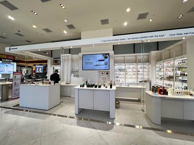 网罗世界各地顶级香氛的10／10 APOTHECARY。(蔡依珍摄)