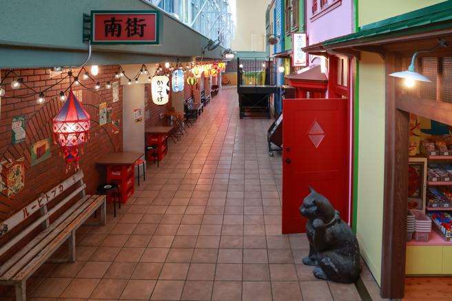 「南街」上有书店、模型店和怀旧零食店共3个商店。（甲上娱乐提供）