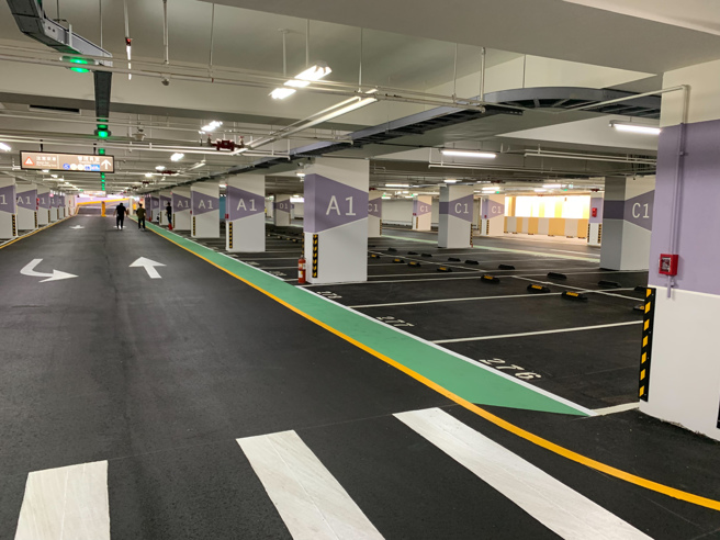 新北市板桥五权公园地下停车场上午举行启用典礼。图/新北市政府提供