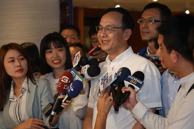 国民党主席朱立伦今出席中正、万华立委锺小平后援会成立。（文传会提供）