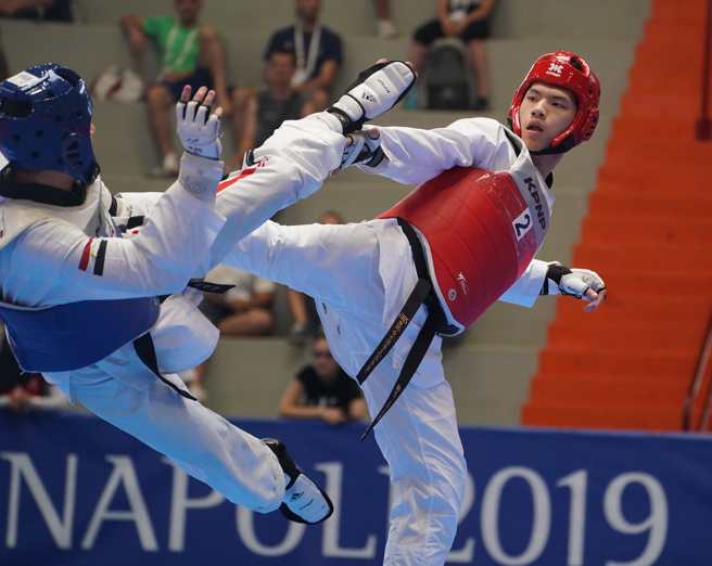 中華隊李孟恩（右）確定在男子跆拳道80公斤級為我國奪牌。（中華跆拳道培訓隊臉書粉專翻攝）