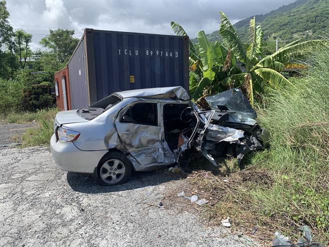 台9线太麻里乡香兰路段今天中午发生两车对撞事故。（大武警察分局／蔡旻妤台东传真）