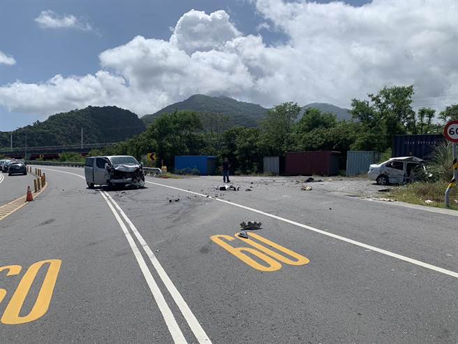 台9线太麻里乡香兰路段今天中午发生两车对撞事故。（大武警察分局／蔡旻妤台东传真）