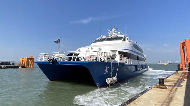 移民署27日于网站公告，即起恢復外国籍与港澳地区人士得经小三通往返两岸。(于家麒摄)