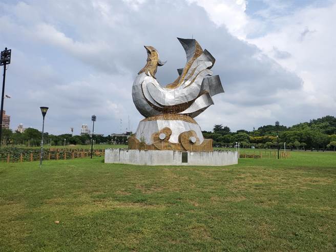 斗六人文公园现址有一座2017年云林县府主办台湾灯会的凤凰主灯。（周丽兰摄）