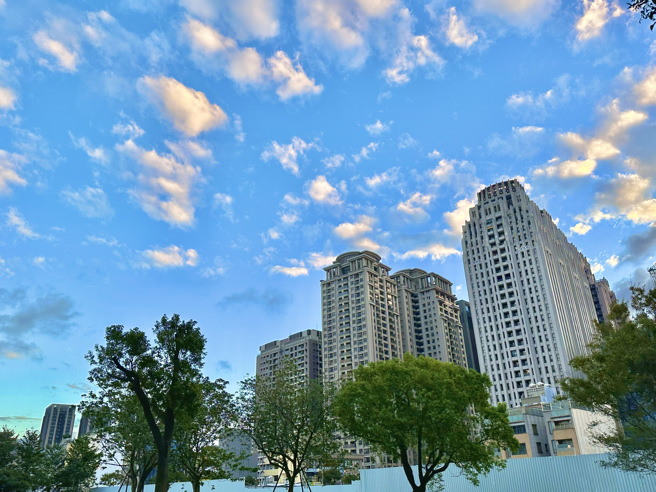 竹北近两年住宅交易量缩价增，信义房屋专家分析原因。(图/信义房屋 提供)