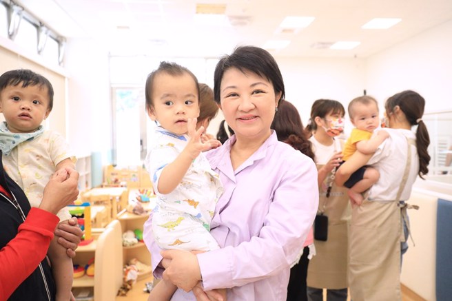 媒體公布2023縣市總體競爭力調查結果，台中市獲得治安全台第一，獲評為「生活質感首善之城」。(翻攝自盧秀燕臉書)