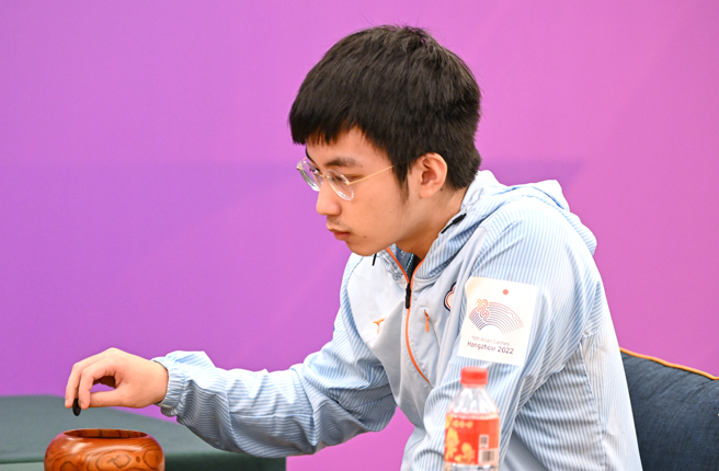 台湾围棋好手许皓鋐在亚运连续击败排名世界前3的申真谞、朴廷桓及柯洁，引起各界讨论。（图／中华奥林匹克委员会提供）