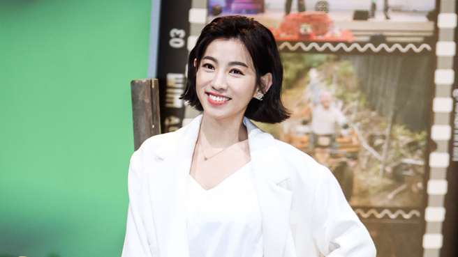 米可白近年来在社群频频晒出风格趋向大胆的照片、影片。(图／中时资料照)