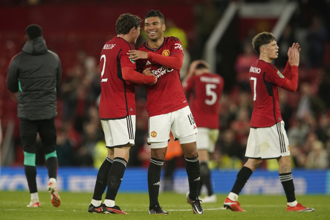 曼联球员庆祝获胜。（美联社资料照）