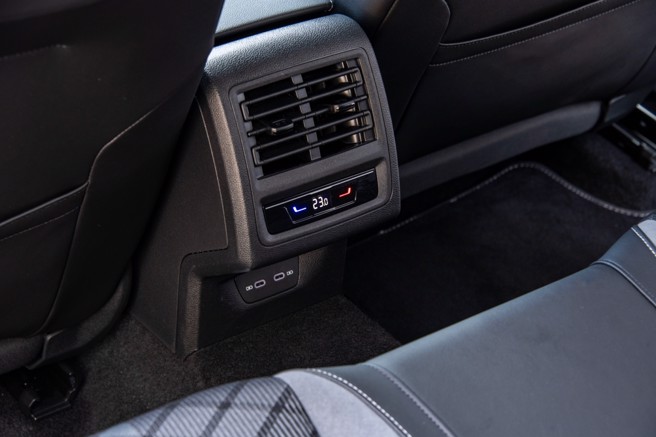 后座具温控出风口。（陈大任摄）