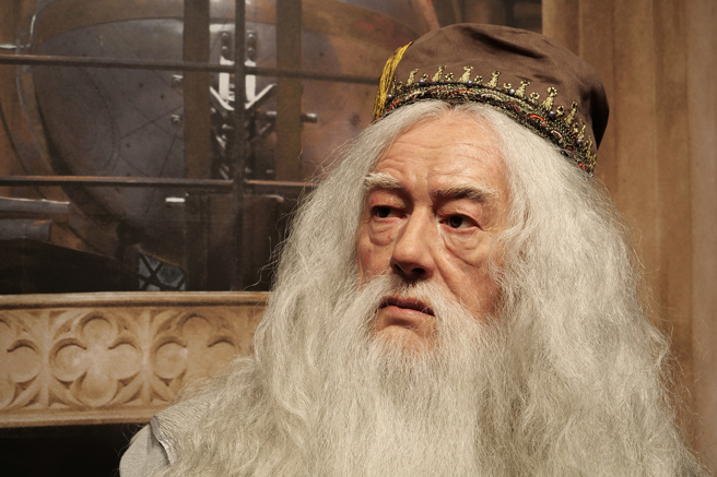 迈可坎邦（Michael Gambon）28日传出过世消息。（图／shutterstock）