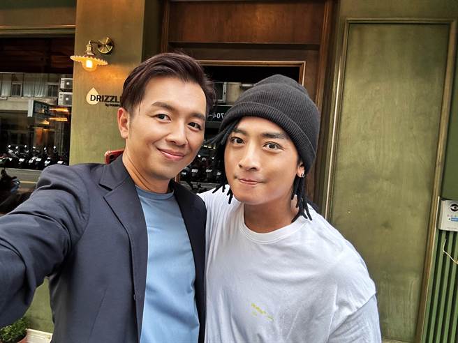 Toro（右）分享《百味小厨神：中元大餐》开拍前的趣事。（MOMOTV 75台提供）