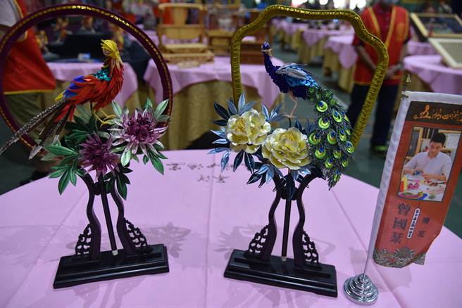 曾国棻的缠花。（周丽兰摄）