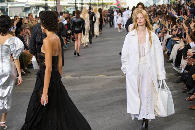 2024春夏Chloe是创意总监最后作品。（Chloe提供／黄唯淯巴黎传真）