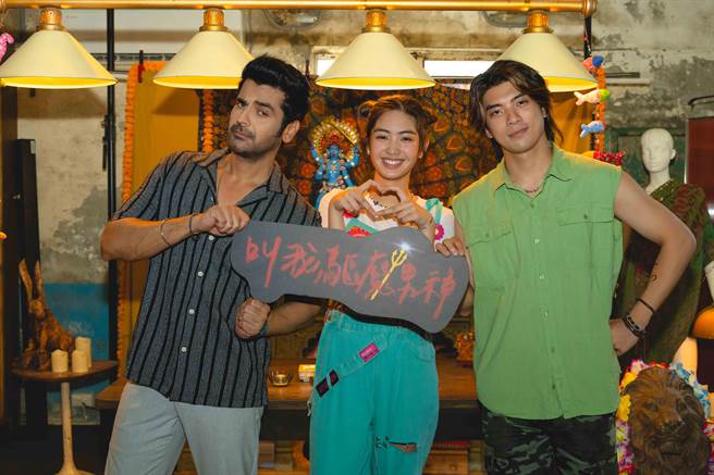 台印首部电影《叫我驱魔男神》邀宝莱坞明星Arjan Bajwa与林哲熹跨海驱魔。（光盛影业提供）