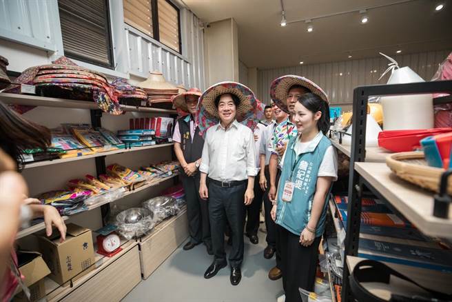 拔桩？赖清德私下亲赴新埔农会，国民党籍镇长全程陪同。（赖清德竞办提供）