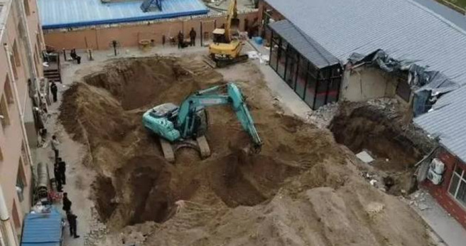 挖土機連挖3天發現2具白骨，31年懸案宣告偵破。（圖／翻攝自北京青年報）