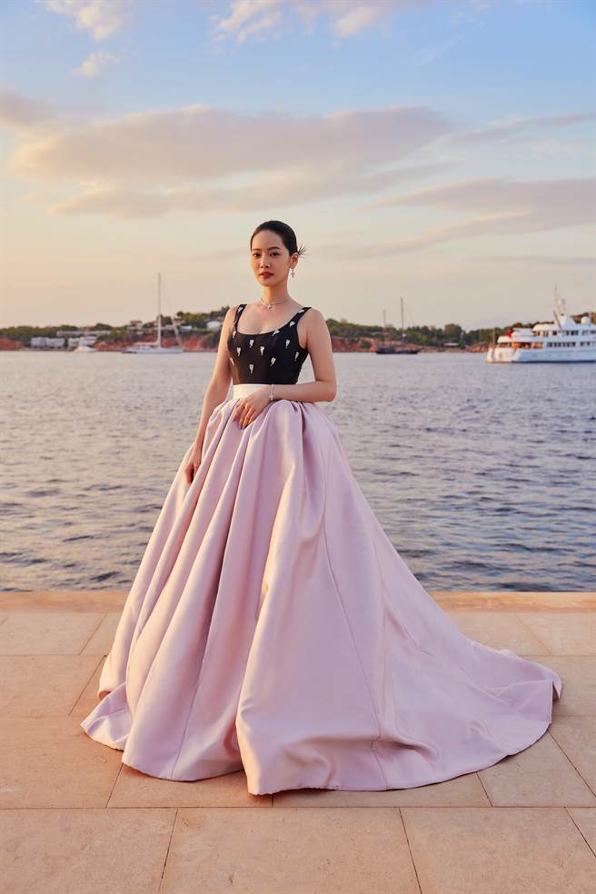 曾之乔赴希腊大解放。（华研国际提供）