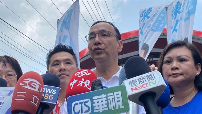 针对马文君被控泄漏国造潜舰机密，朱立伦希望检调查清楚，但不要有政治动机。（曹婷婷摄）