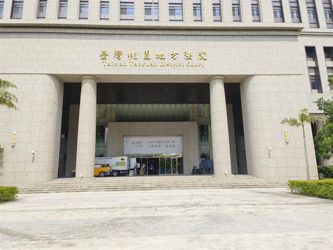 杨姓男子因欠债，竟向好友称协助代办保时捷718保险，得到好友双证件、印章后，在网路兜售其车辆，并以253万元出售，遭桃园地院依偽造文书判处有期徒刑4月，缓刑5年。（赖佑维摄）