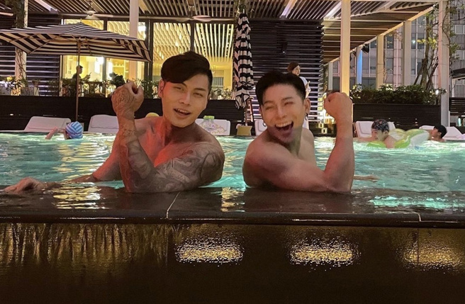 「瘋男crazy man」由Nick和晨灰（圖左）組成。（圖／瘋男晨灰提供）