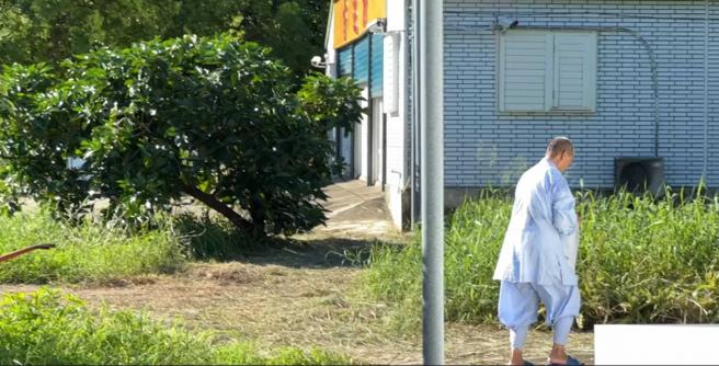  民宿业者曾试图劝告比丘尼，却遭对方拍桌怒吼：「都是过去的事」。（图／读者提供）