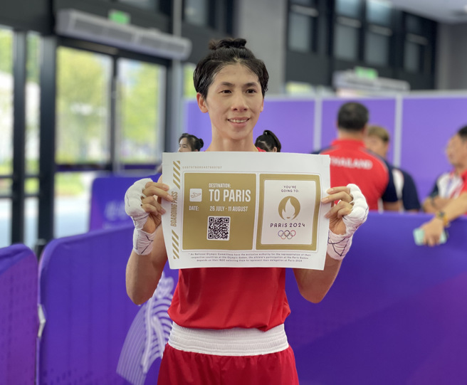 拳击好手林郁婷在杭州亚运女子57公斤级8强胜出，确定奖牌、巴黎奥运门票到手。（毛琬婷摄）