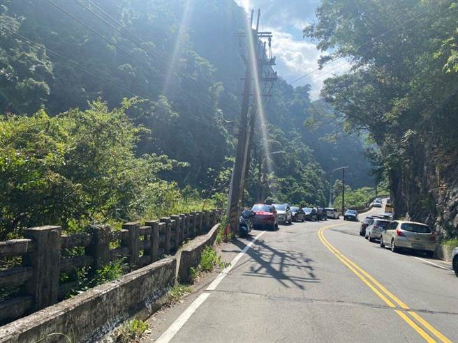 乌来内洞森林游乐区发生蜂螫事件，所幸3名伤者伤势轻微。（民眾提供）