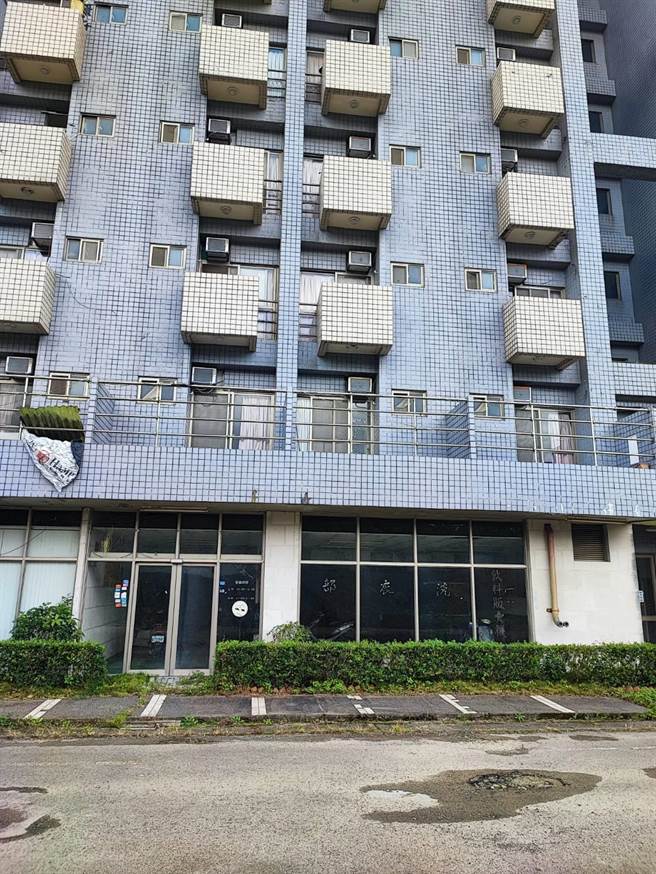 陈男潜入亚太创意技术学院废弃宿舍种植大麻。（翻摄照片／张亦惠台中传真）