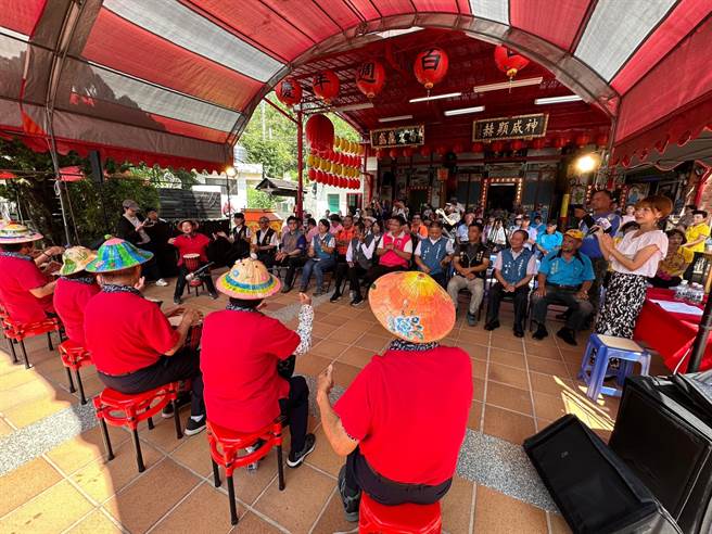 鱼池乡代化堂邀北港妈祖7日参加「水陆空3D迓妈祖」活动，1日在涩水金天宫举行活动宣传记者会。（杨静茹摄）