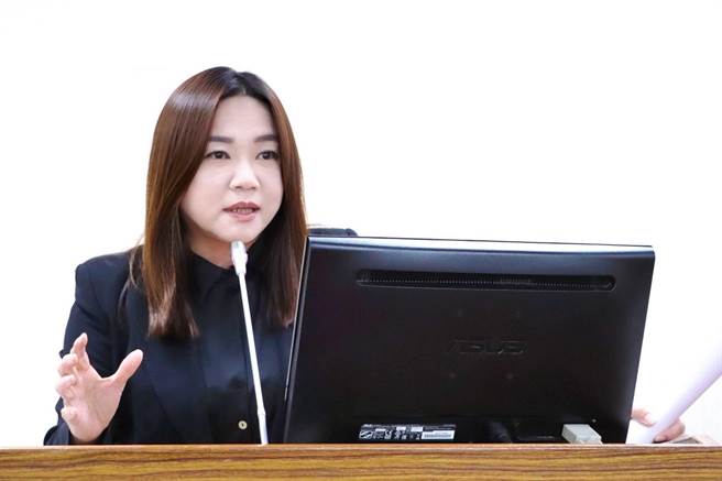 立委马文君卷入国造潜舰风波，她反讽郭玺提不出证据，只会蹭热度，呼吁国造潜舰总召集人黄曙光出来面对、讲清楚。（立委马文君提供／杨静茹南投传真）