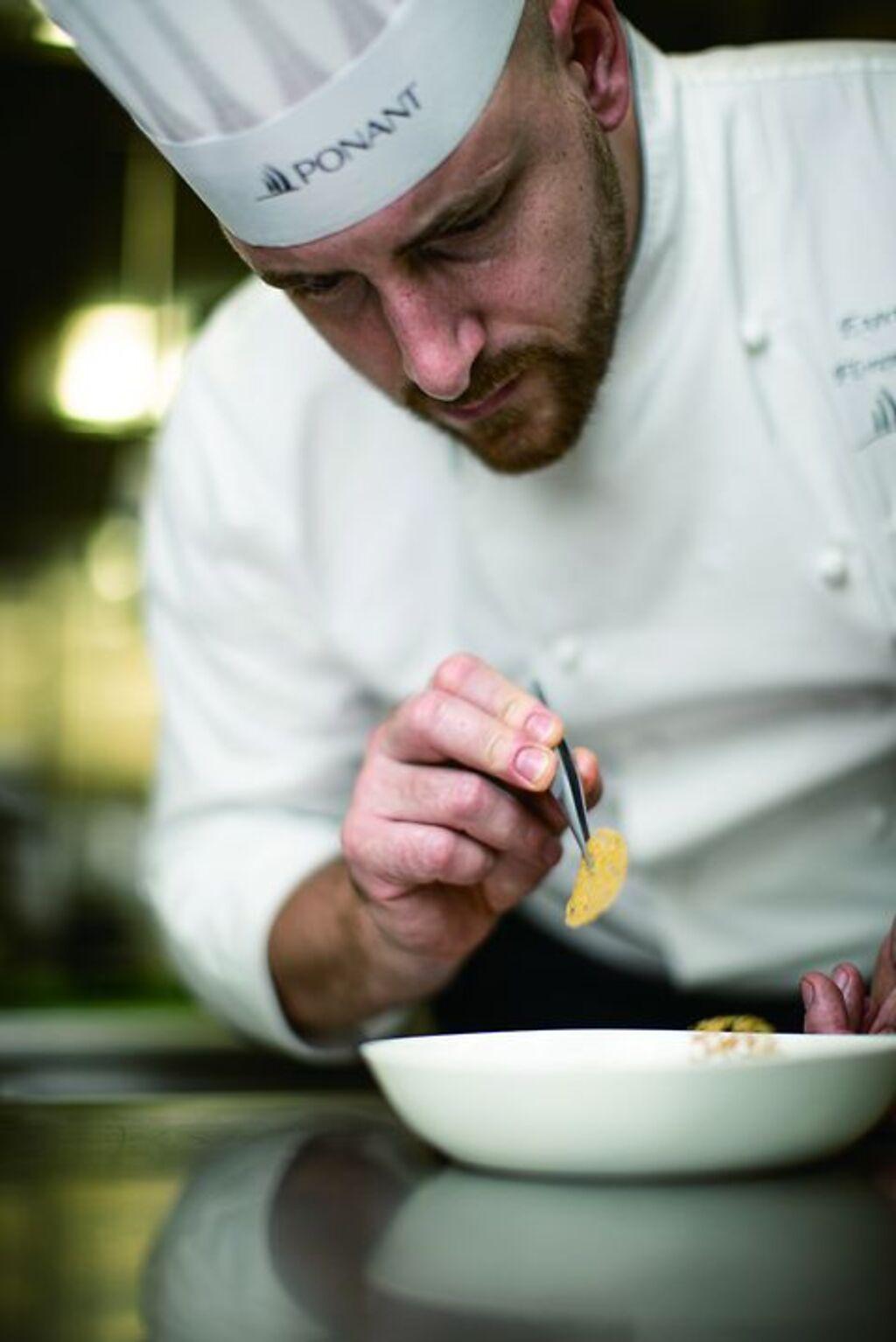 ▲餐廳由摘下18顆米其林星星的傳奇主廚Alain Ducasse，設計料理。　圖：百威旅遊／提供