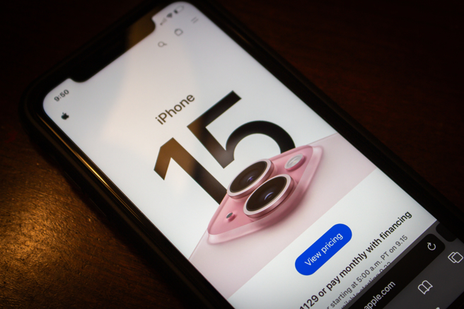 苹果iPhone 15上市。（示意图／shutterstock）
