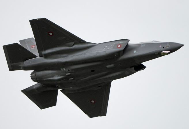 丹麥10月1日正式接收首批4架F-35隱形戰機。（路透）