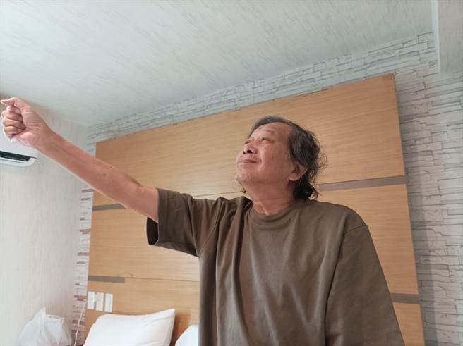 漫畫家暨漫畫研究者洪德麟獲得第14屆金漫獎特別貢獻獎。（洪德麟提供／李欣恬台北傳真）