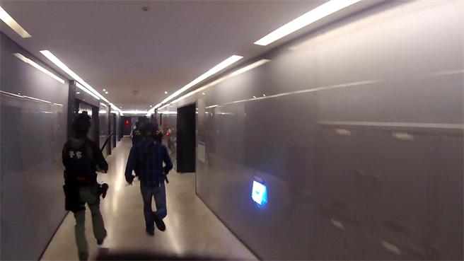 刑事局中打破获施姓双胞胎兄弟为首的博弈机房，逮获21名成员。(警方提供)