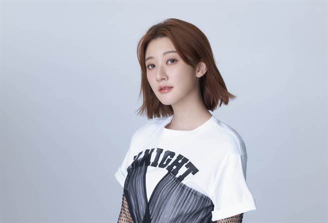 林逸欣近来忙于《坠》专辑宣传，及举办巡迴音乐会。（鑫羽工作室提供）