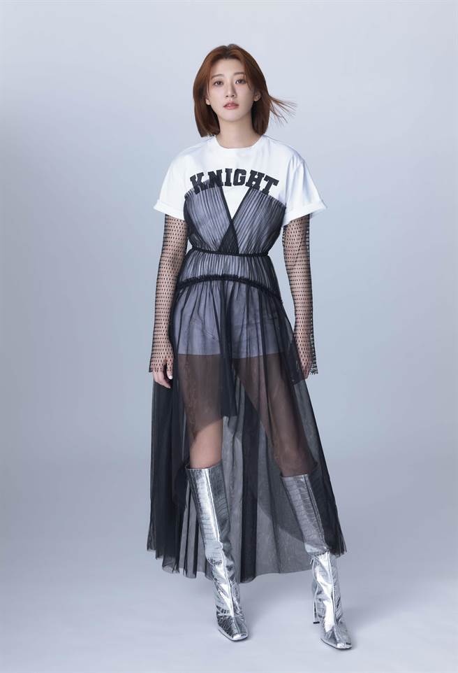 林逸欣近来忙于《坠》专辑宣传，及举办巡迴音乐会。（鑫羽工作室提供）