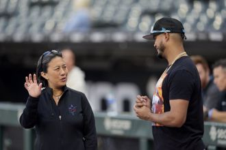 MLB》首位華裔女總管做到了 馬林魚「鹹魚翻生」重返季後賽