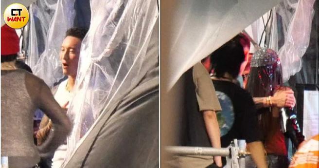 表演结束后，王阳明在后台搂着蔡诗芸。（图／本刊摄影组）