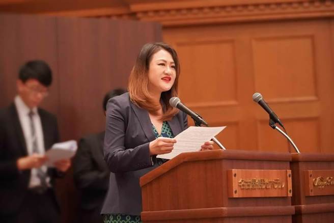 无端被卷入的苦主、高市观光局长高闵琳被冒名寄恐吓信给「Lin bay好油」，当下立即报警，她今也无奈回应「好油自导自演大翻车，结果真正被恐吓的是我？」（本报资料照片）