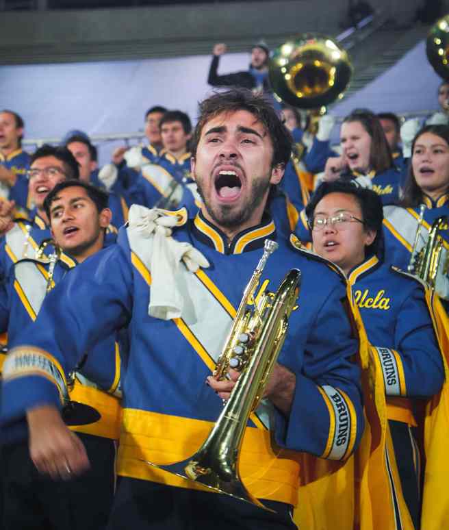 「UCLA棕熊行进乐队」带来美式足球赛战歌、流行音乐与拉丁风格等热闹曲风。（UCLA棕熊行进乐队提供∕吕妍庭嘉义传真）
