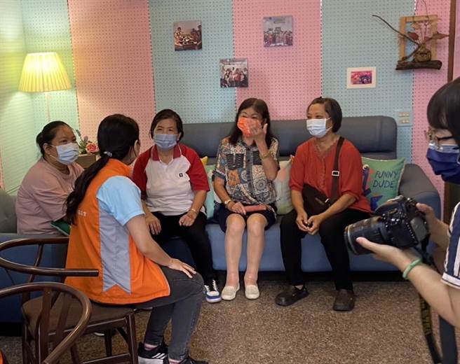 云林县復健青年协进会「找窝据点」揭牌，服务家有身心障碍者的家庭照顾者。（云林县政府提供／张朝欣云林传真）