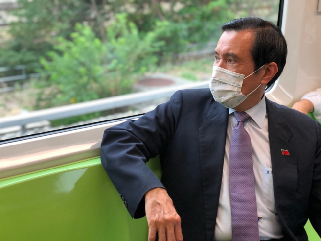 前总统马英九昨（2）日以「不帮偷渡台独背书」为由，宣告将不会参加今年国庆大会，引发两岸各界激烈讨论。（图取自马英九脸书）