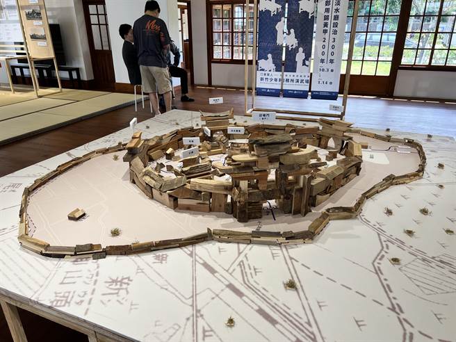 「竹风风人–竹堑文教发展特展」，即日起于竹市市定古蹟「新竹少年刑务所演武场」开展。（王惠慧摄）