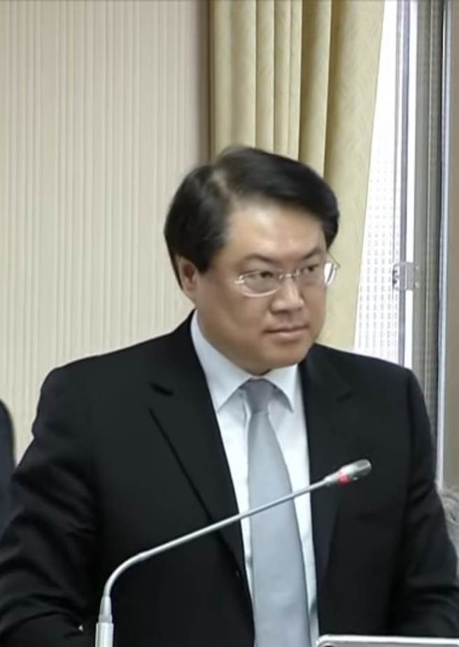 林右昌今在立法院受访时表示，消防人员是公务员，属性和劳工不同，所以跟工会法一点关系也没有，已有国家完整法律制度保障。（摘自立法院直播）